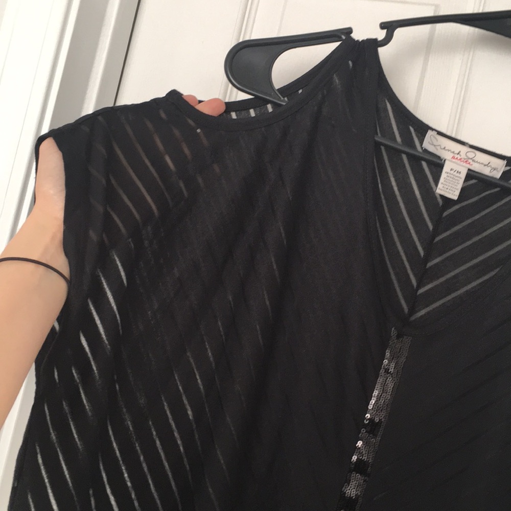 5/$20💙 Black cold shoulder top